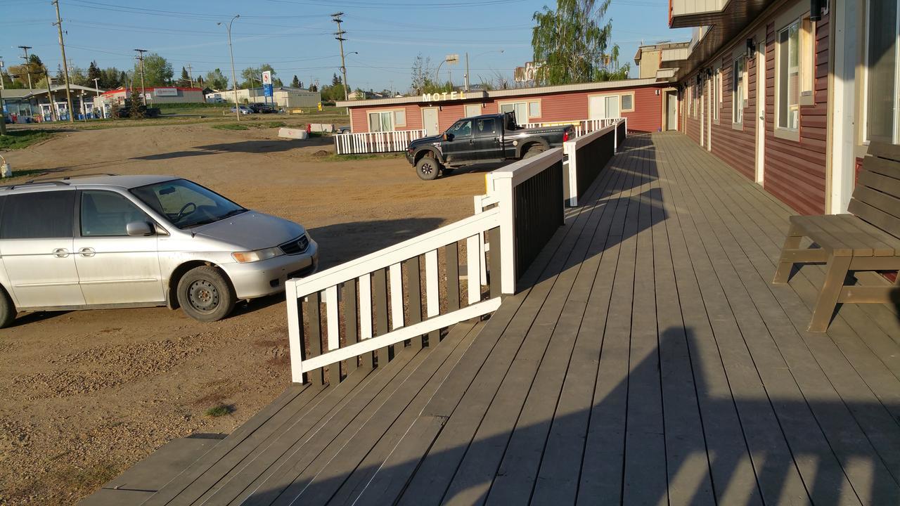 Alahart Motel Dawson Creek Exterior photo